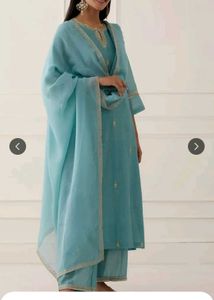 Floral Embroidered Sequinned Kurta Wi