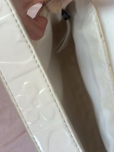 Cute Cream Shoulder Bag with Heart &amp; Flower Design