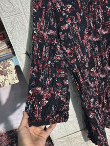 Abstract Print Top