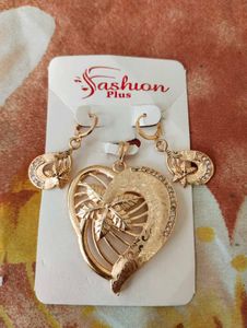 Gold Heart Pendant & Earring Set no bargaining