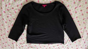 Chic Black Cropped Top