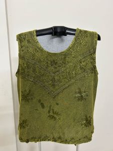 Embroidered Green Sleeveless Kurta
