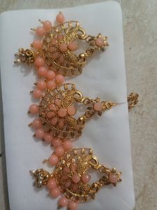 Peach Earrings With Maagtika