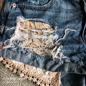 8116. Distressed Denim Shorts with Lace Trim