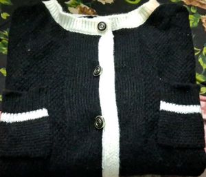 Chic Black &amp; White Knit Cardigan