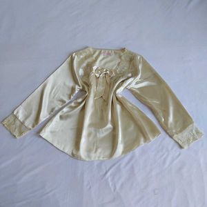 Elegant vintage Satin top✨️✨️