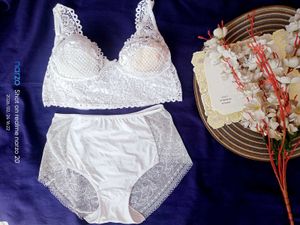 Elegant White Lace Lingerie Set