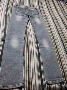 Stylish Light Wash Jeans