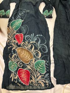 Elegant Black Kurta Set with Leaf Print