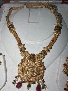 Exquisite Gold Necklace &amp; Earring Set