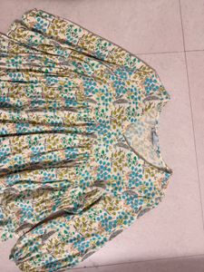 Flowy Floral Print V-Neck Tunic Top