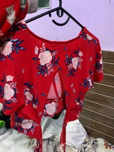 Chic Red Floral Tie-Front Crop Top