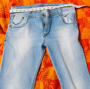 Men's Light Wash Distressed Jeans