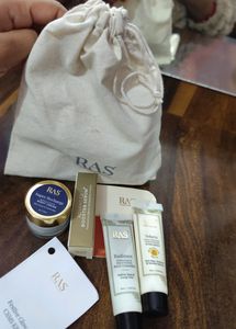 RAS Luxury Oils Festive Glow Kit..