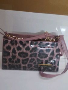 Chic Leopard Print Crossbody Bag
