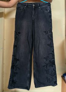 Embroidered Wide-Leg Denim Jeans