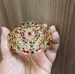 Exquisite Kundan Bangle