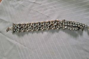 Elegant Pearl & Crystal bracelet
