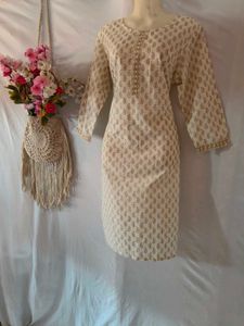Elegant Off-White Printed Cotton Kurti