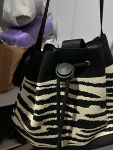 Stylish Zebra Print Drawstring Bag