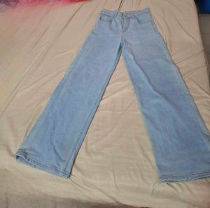 Wide Leg Jeans light blue in color