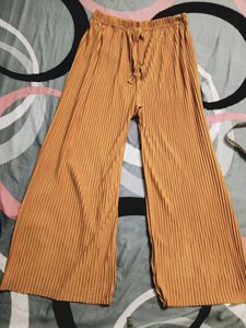 Pleated Wide-Leg Pants