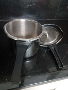 Prestige Pressure Cooker Used Only Four Days