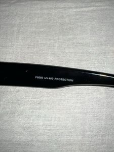 Pair of 2 sunglasses