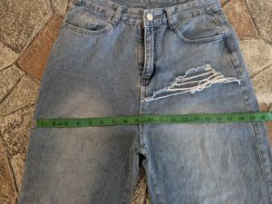 Distressed Wide Leg Jeans