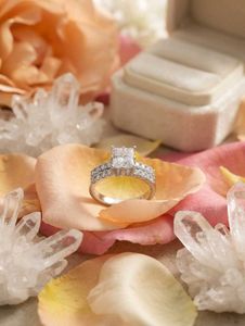 🔥BUY2GET 1 FREE🔥 Stunning Rhinestone Rings