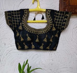 🖤💛(New) Embroidered Padded Black &amp; Golden Blouse