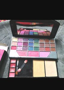 Make Up Kit