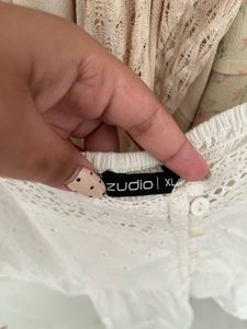 Chic White Broderie Anglaise Cami Top