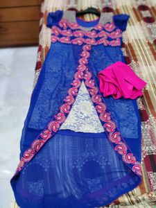 Blue Embroidered beautifully designed Kurta with p