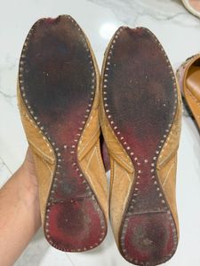 Embellished Jutti Flats