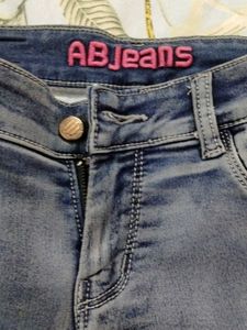 Ripped AB Jeans