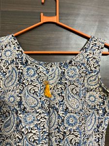 Ethnic Short Top with Paisley VEGETABLE Print