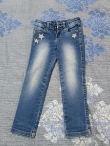 jeans 👖 size 3.  to. 4 years