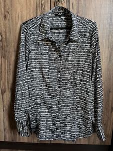 Chic Black &amp; White Printed Button-Down Shirt