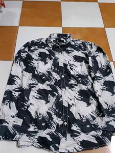 Men's Black & White Abstract Print Shirt