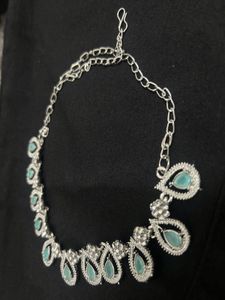 Elegant Teardrop Pendant Necklace