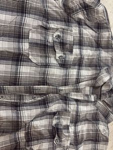 Long Sleeve Button-Up Shirt with pockets on