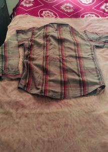 Classic Plaid Long-Sleeve Shirt