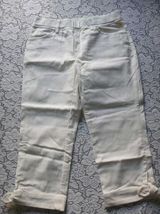 White Capri Pant , Waist:28