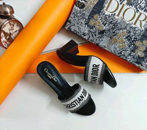Christian Dior Heels og store article