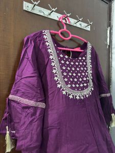 Elegant Purple Embroidered Kurta