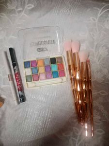 Eye Shadow Palette & Brush Set