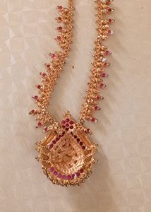 Elegant Gold-Tone Necklace