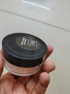 makeup kit ( foundation, primer and loose powder)