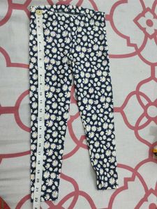 New Unused Cute Daisy Print Leggings